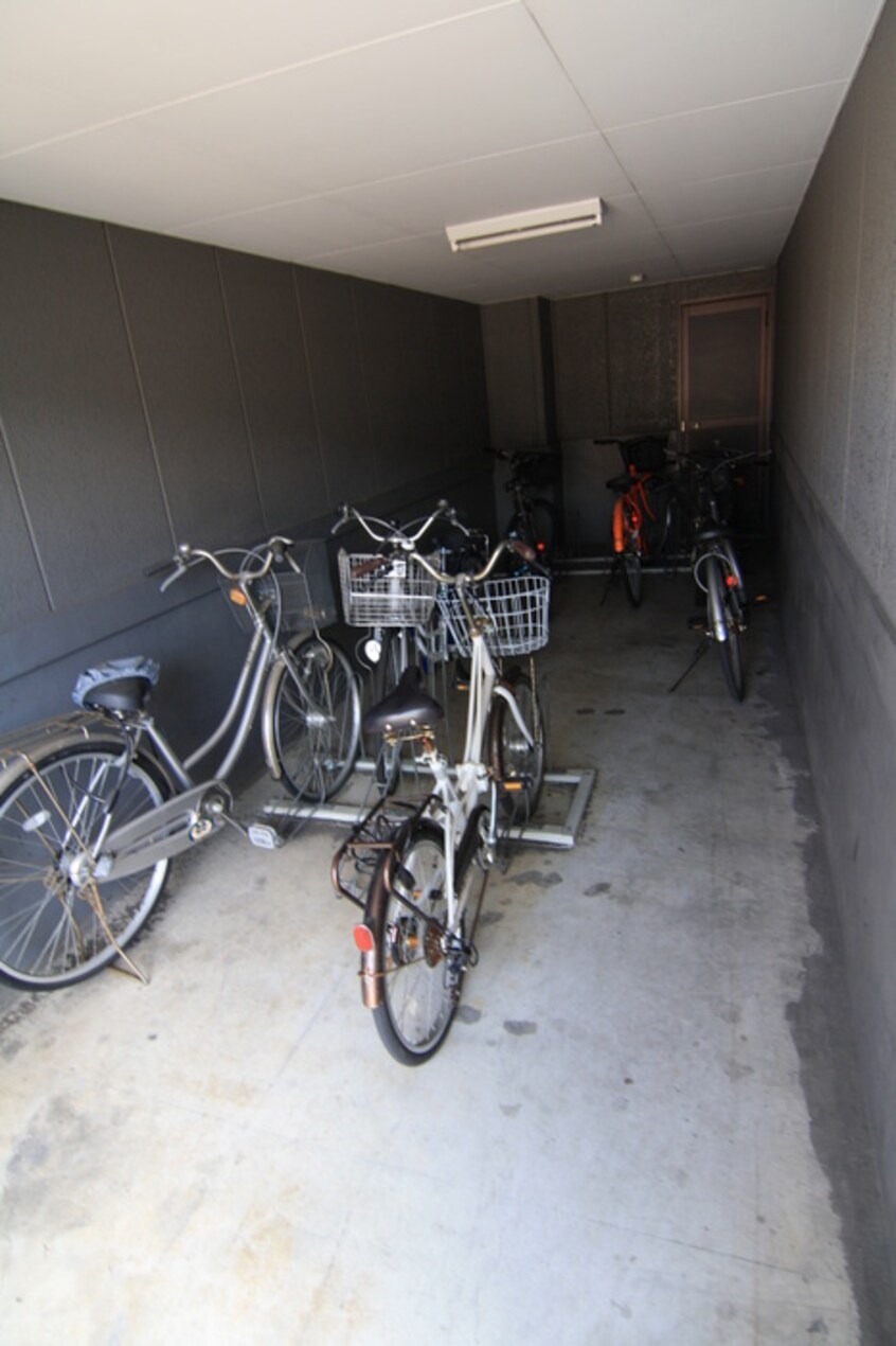 駐輪場 グレースコート石山通