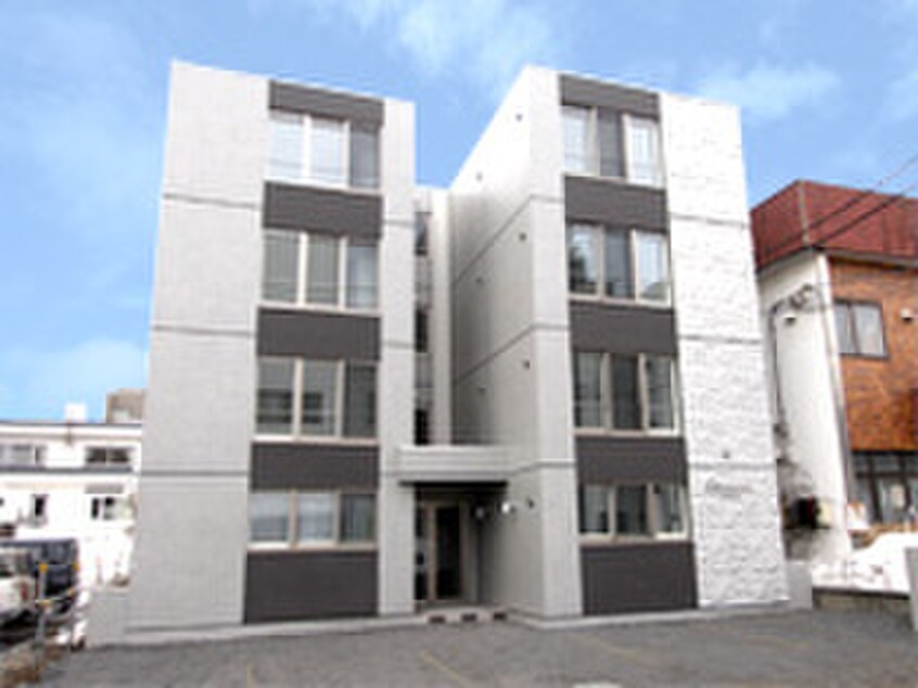 外観写真 カレラ北大前