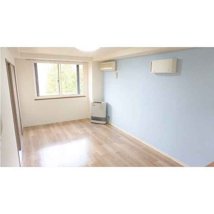 居室 ロリエ南郷