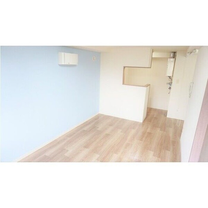 居室 ロリエ南郷