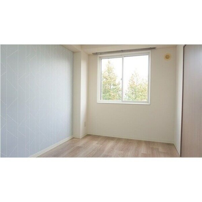 居室 ロリエ南郷