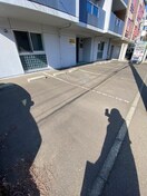 駐車場 モンタ－ニュアボ－ル