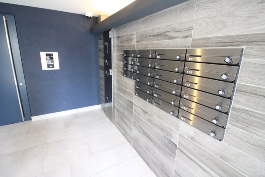 エントランス部分 ブルーイング大通東