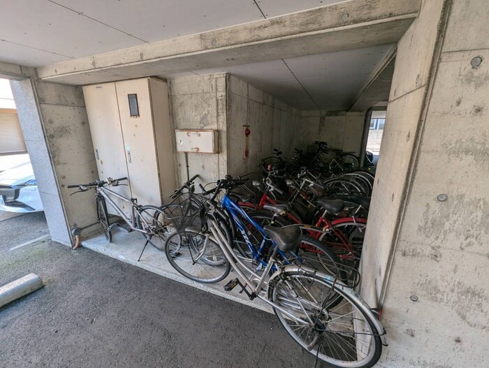 駐輪場 モンターニュプログレ