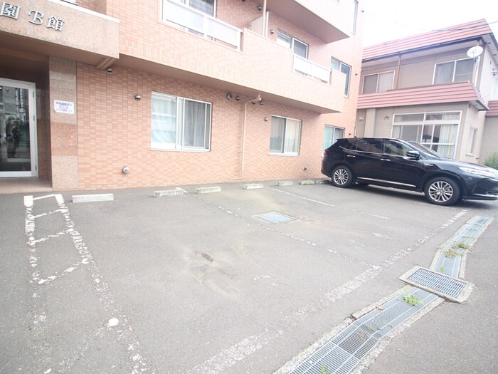 駐車場 エステラ美園Ｂ館