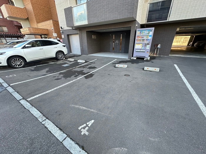 駐車場 ピオネロ伏見