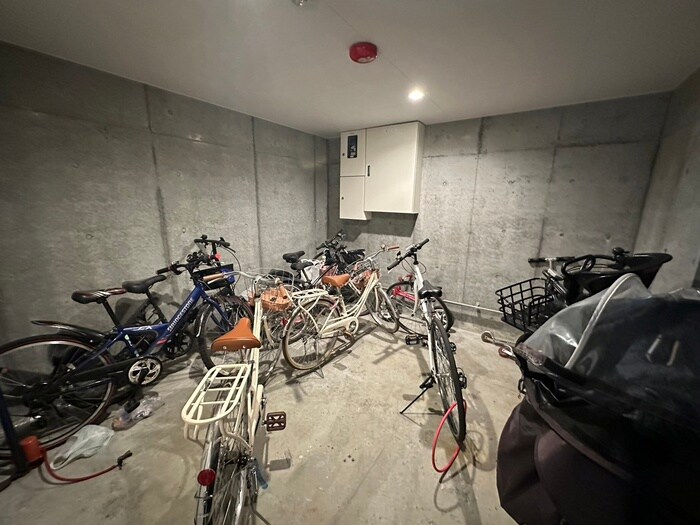 駐輪場 ピオネロ伏見