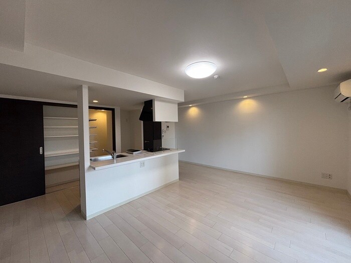 居室 ピオネロ伏見