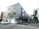 アレックス栄通の外観
