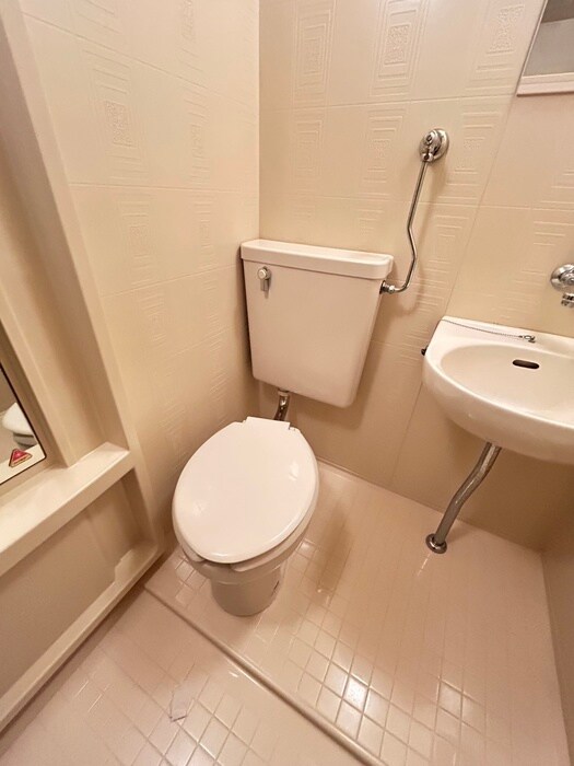 トイレ ＮＹＰＢＬＤ