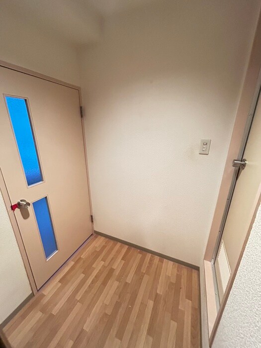 廊下 ＮＹＰＢＬＤ