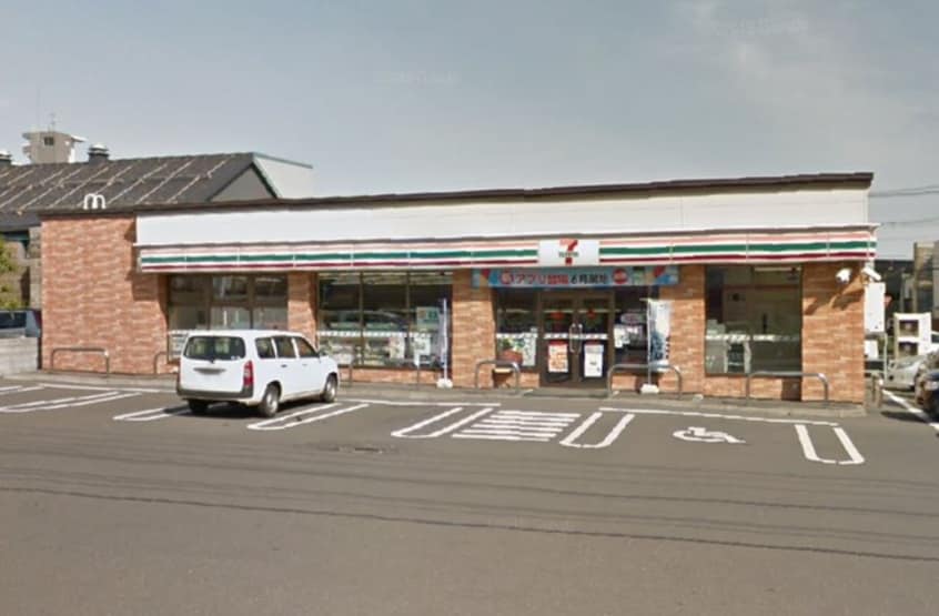 セブンイレブン　札幌北12条東店(コンビニ)まで550m クリアフィ－ルド