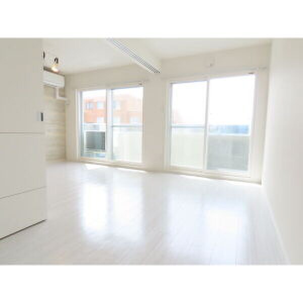 居室 Gloir平和通