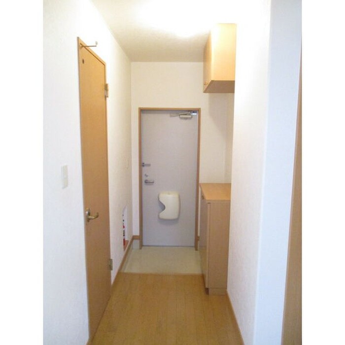 玄関 モンタ－ナ藤元１