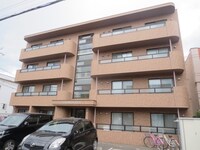 NORTH COURT23