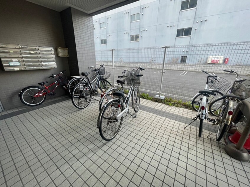 駐輪場 ＢＬＯＯＭ