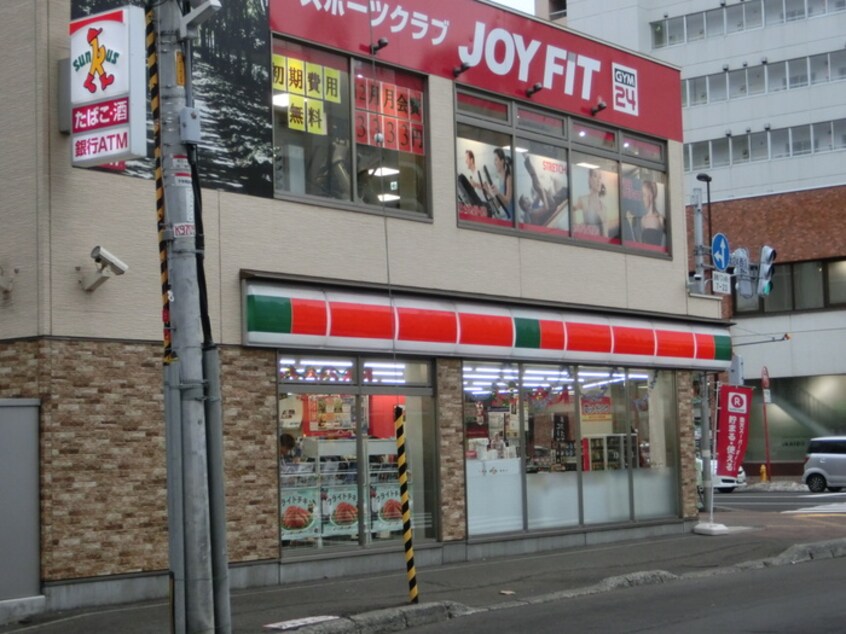 サンクス(コンビニ)まで75m エムズ北２４条