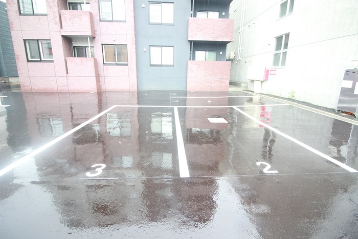 駐車場 Rests　on　行啓通