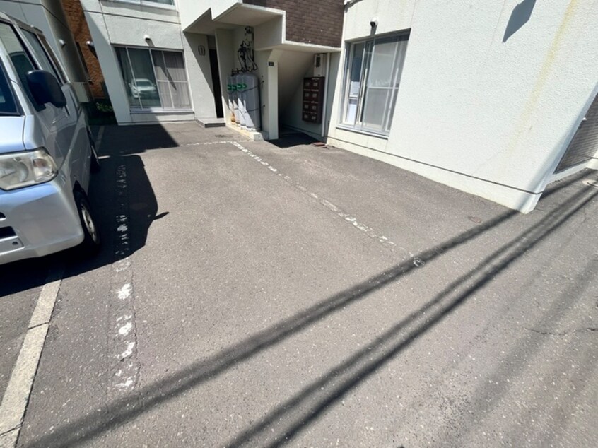 駐車場 ﾋﾙｺｰﾄ宮の森ｲｰｽﾄｳｲﾝｸﾞ