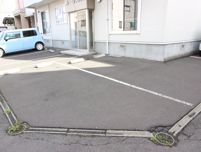 駐車場 ル－ミナス発寒