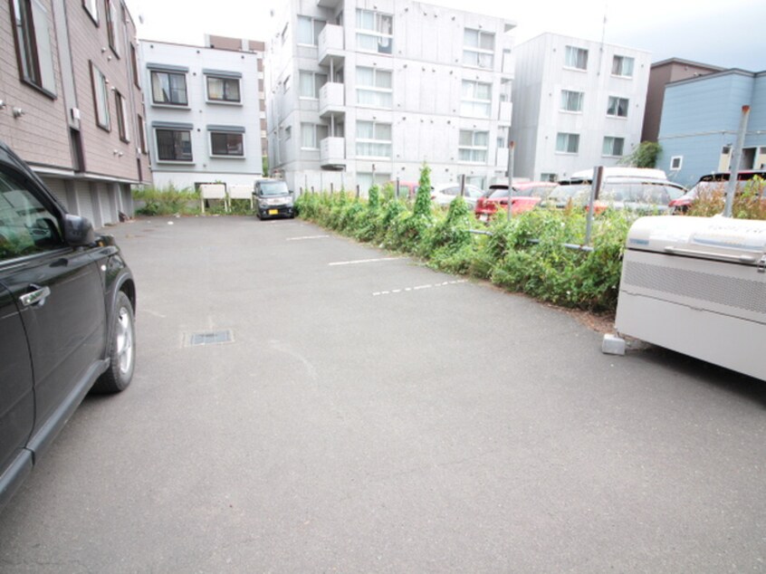 駐車場 LA　VALLEE　NOUVELLE