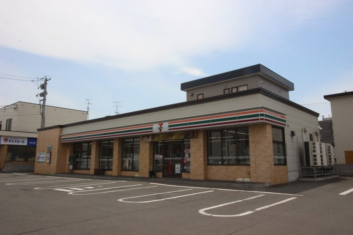 セブンイレブン(コンビニ)まで600m アイアール北郷