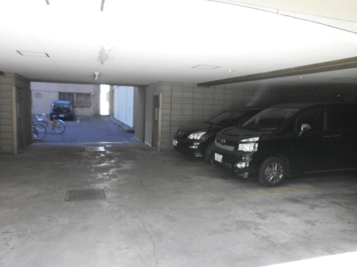 駐車場 ベルサエレンシア