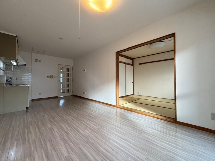 居室 ＥＹＥ ＳＴＡＧＥ　山鼻