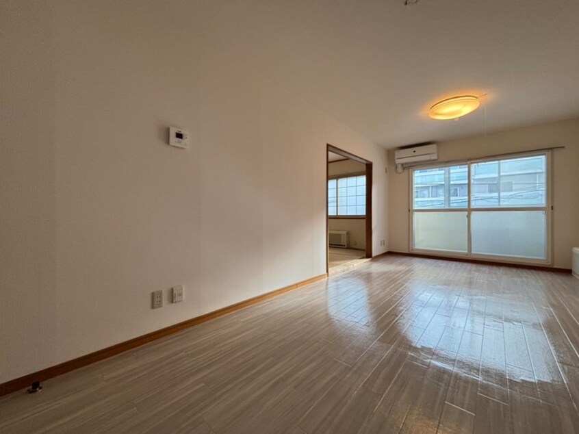 居室 ＥＹＥ ＳＴＡＧＥ　山鼻