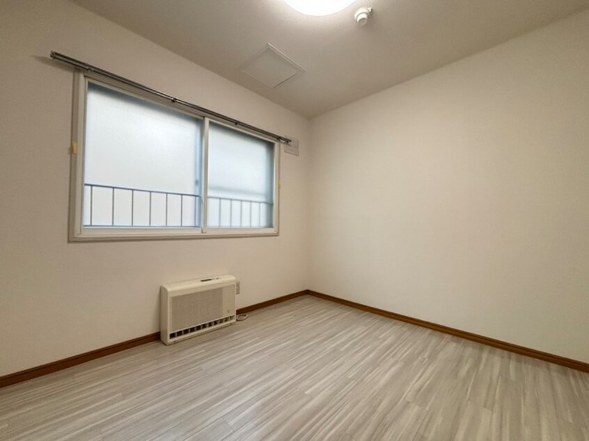 居室 ＥＹＥ ＳＴＡＧＥ　山鼻