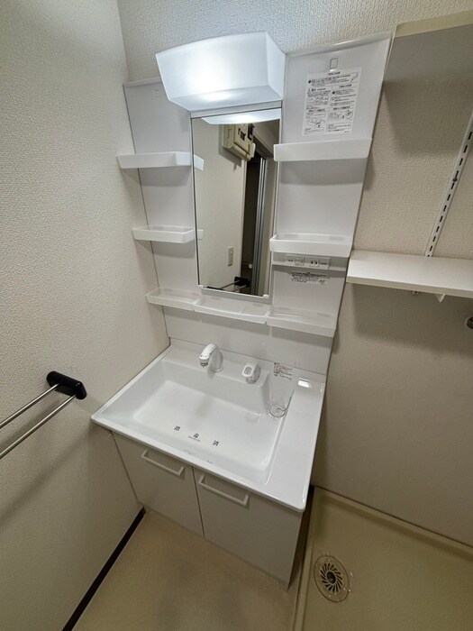 洗面 ＥＹＥ ＳＴＡＧＥ　山鼻