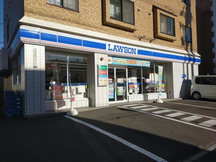 ローソン 札幌南１０条店(コンビニ)まで120m ＥＹＥ ＳＴＡＧＥ　山鼻