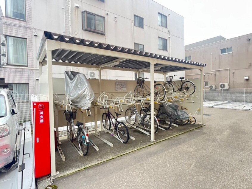 駐輪場 パ－クヒルズ中の島２１