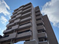 アヴィンズ平岸