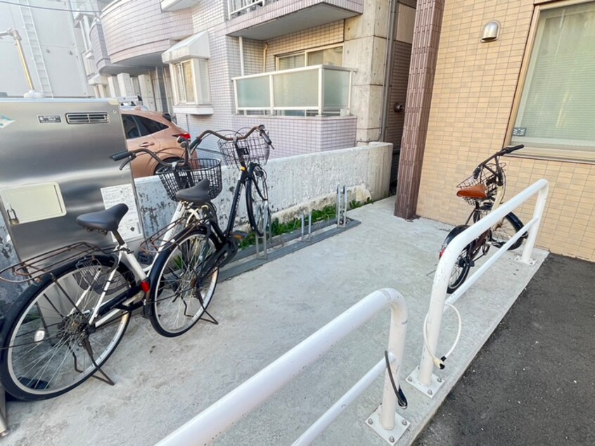 駐輪場 グランミレニアム中の島通り
