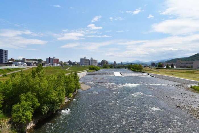 豊平川(公園)まで650m 東屯田ハイツ