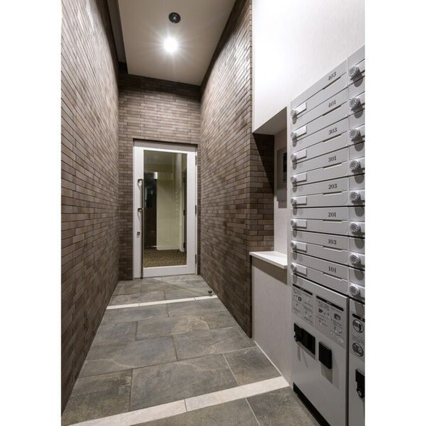 エントランス部分 ラフィナート南郷通