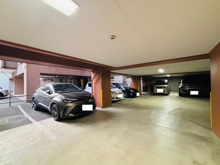 駐車場 メゾン・ド・ヴィレ知事公館前