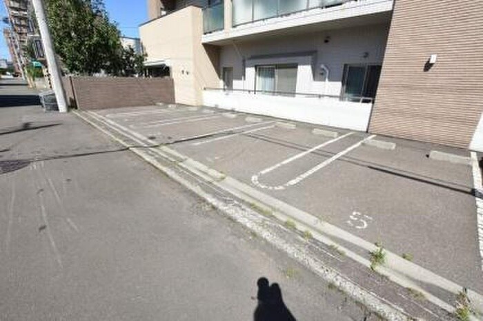 駐車場 ラ・トゥール山の手
