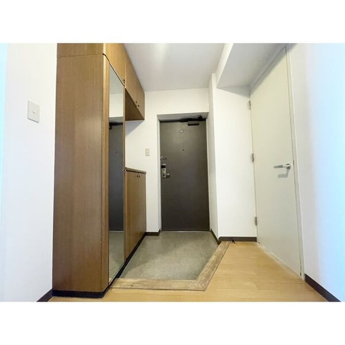 玄関 東海プラザ白石