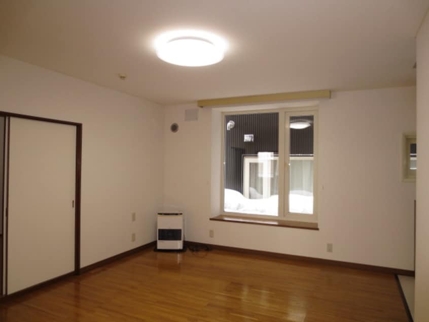 居室 クリスタルコ－ト