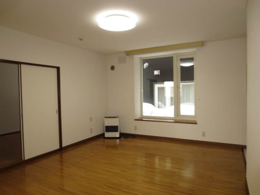 内観写真 クリスタルコ－ト