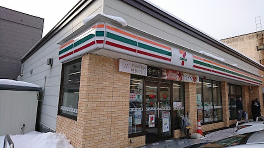 セブン-イレブン 札幌北１条東１２丁目店(コンビニ)まで130m ＬＥＥ苗穂駅前ビル