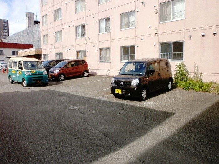 駐車場 ジュネス大通