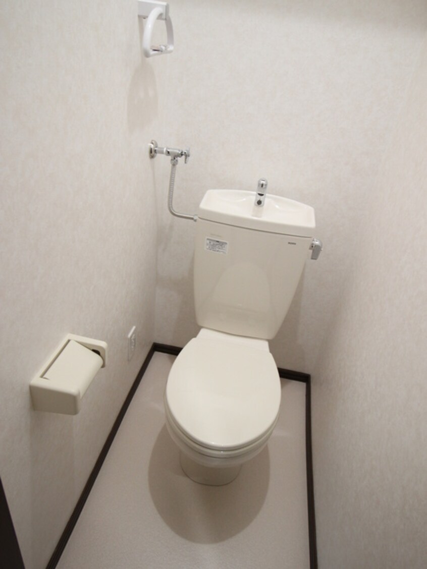 トイレ シャルルロワ