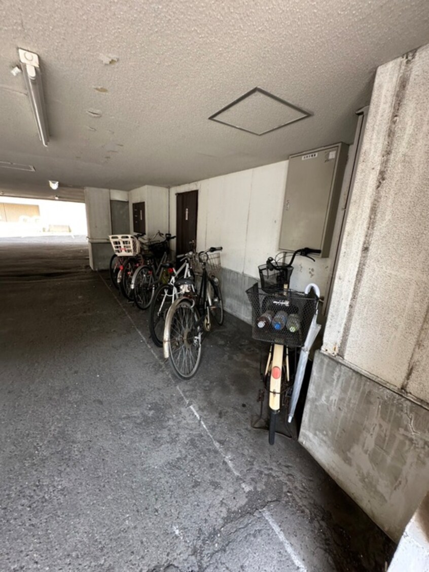 駐輪場 ソシエ山鼻