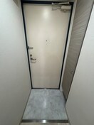 玄関 ヌ－ヴェルコ－ト