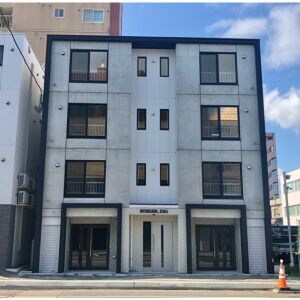 ８９６ＢＬＤＧ