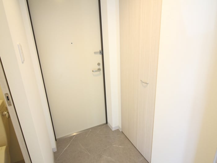 玄関 ル・ヌアージュ山鼻南