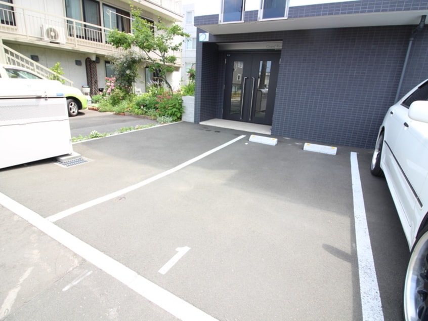 駐車場 Grand Ravine美園